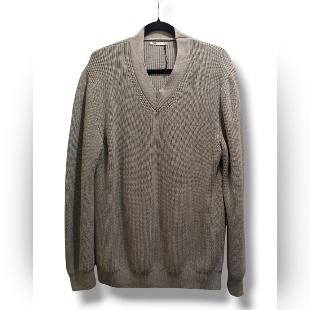 Zara Men's *NWOT Mint Green Long Sleeve V-Neck Cotton Knit Pullover Sweater- L